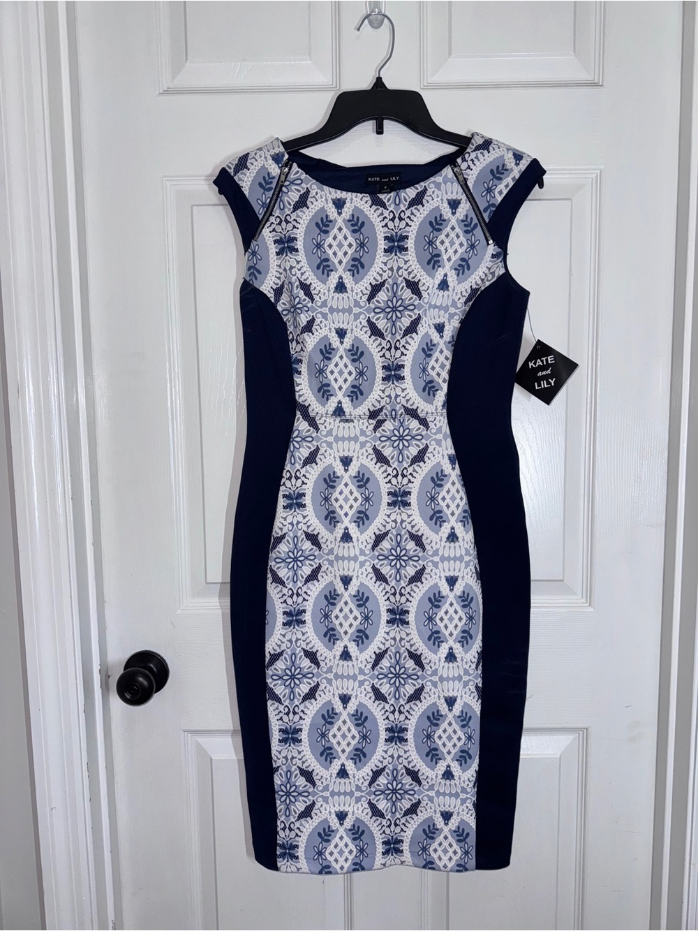 Kate and Lily Navy and Light Blue Patterned Cap-Sleeve Sheath Dress size 4 NWT - Picture 2 of 12